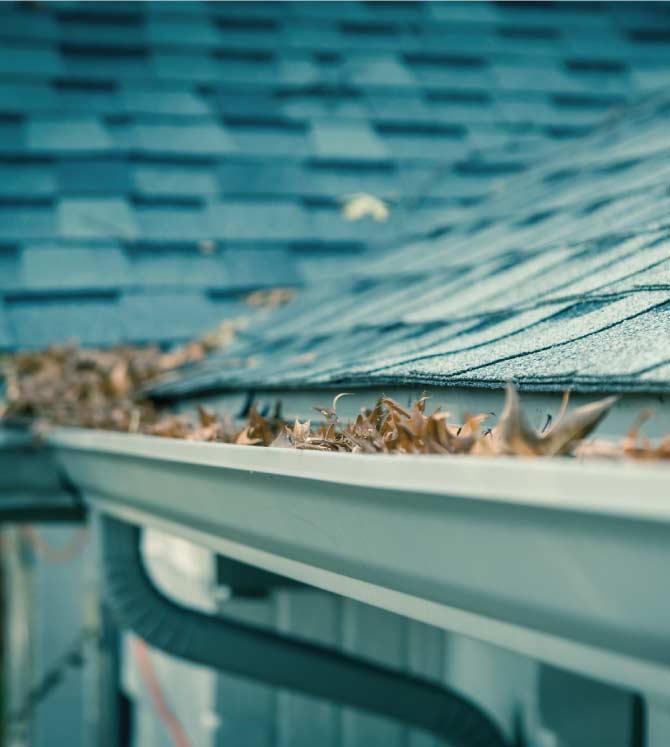 gutter cleaning in a residential house in antioch, ca