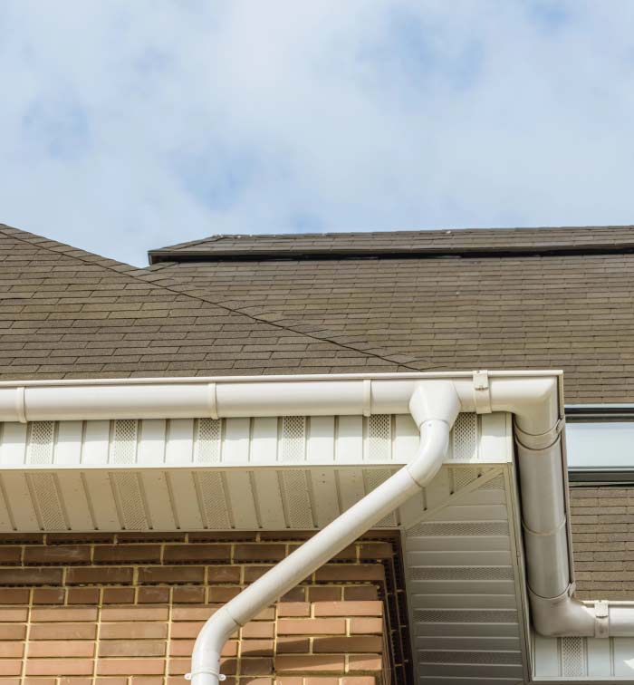 strong gutter system in a residnetial house